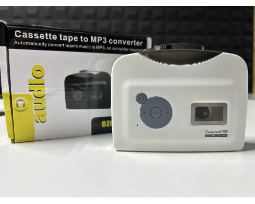 Портативний USB-касетний плеєр для оцифрування касет у MP3